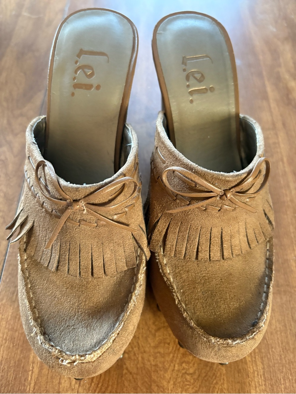 Women’s Y2K Vintage L.E.I Taupe Suede Fringe Slip-On Mule Clogs